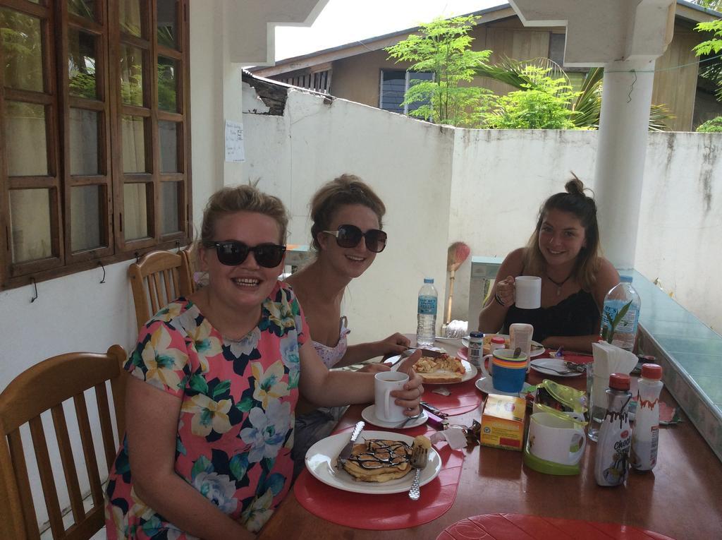 J & C Guesthouse Moalboal Esterno foto