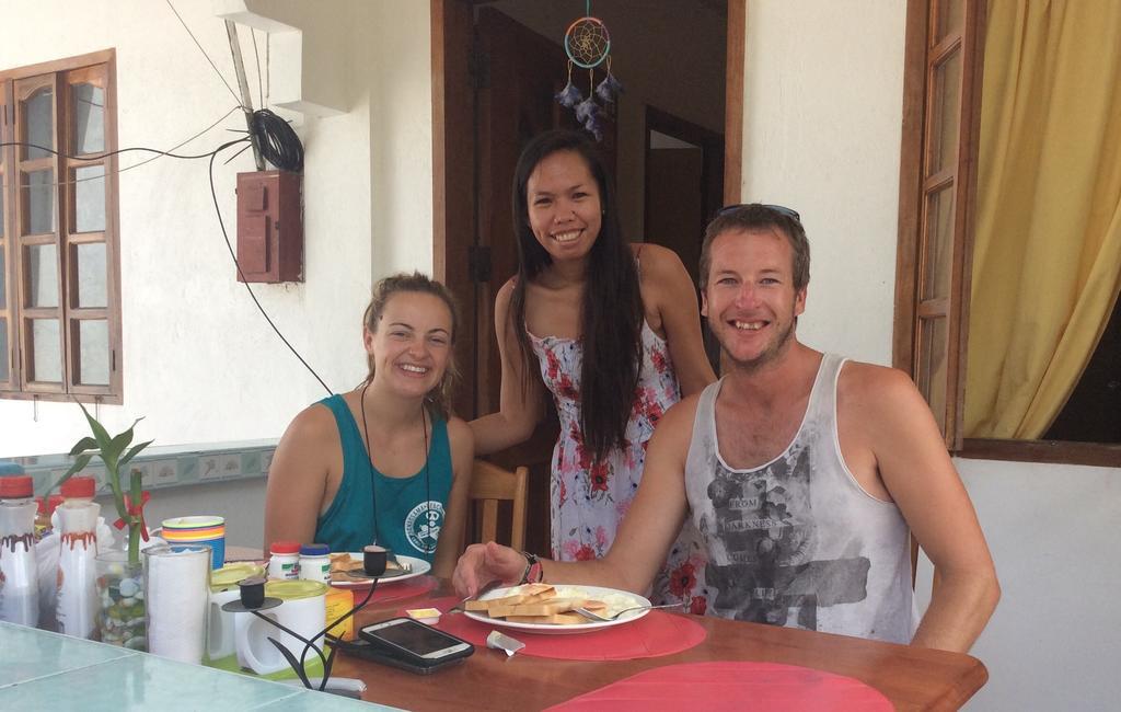 J & C Guesthouse Moalboal Esterno foto
