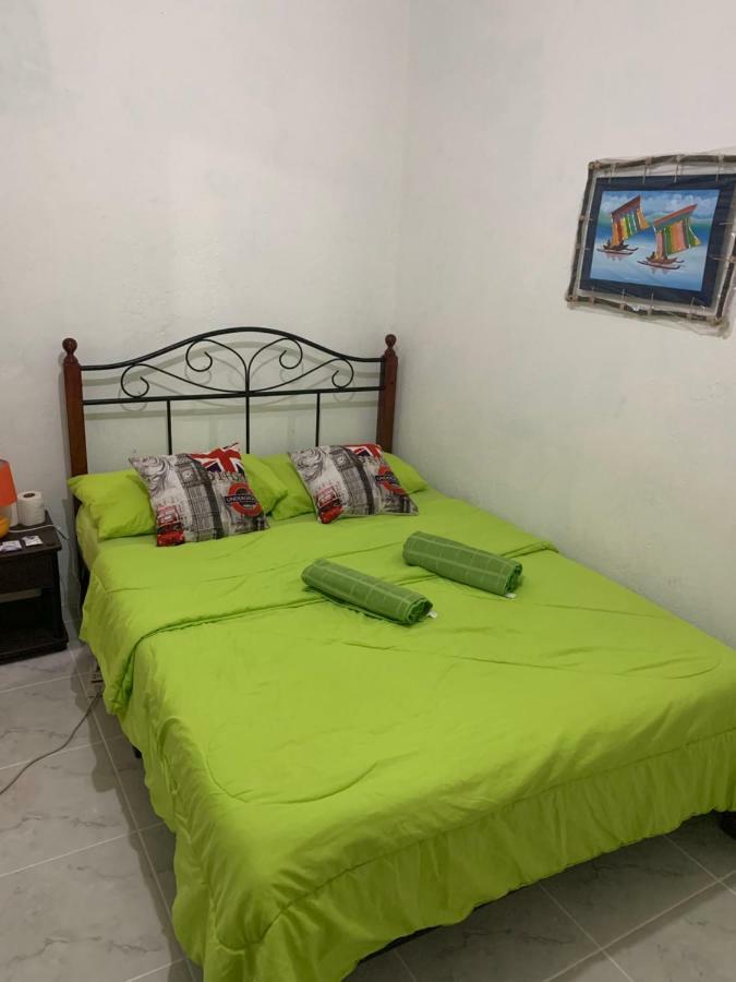 J & C Guesthouse Moalboal Esterno foto