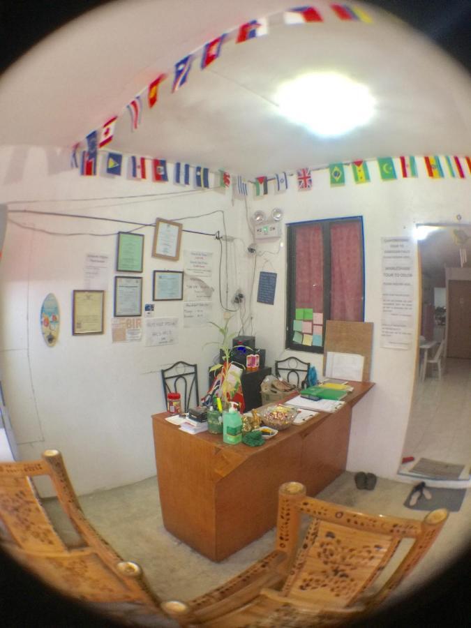 J & C Guesthouse Moalboal Esterno foto